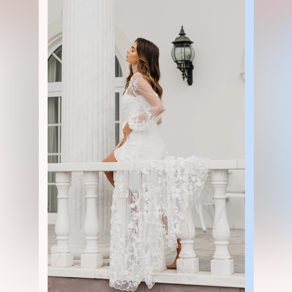 Le Rose Bridal Steffanie Robe-includes slip - Picture 1 of 9